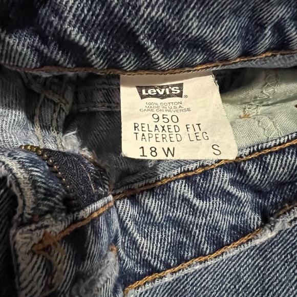 Authentic Levi Strauss, jeans, straight leg size 18W - Picture 2 of 4